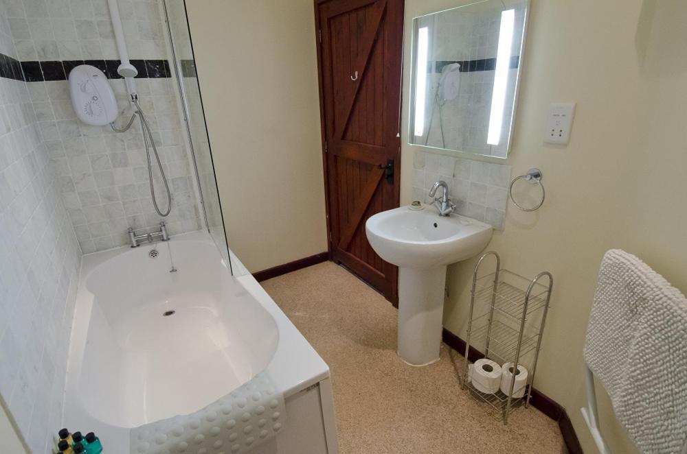 Hafoty Farm Cottages Κερνάρφον Εξωτερικό φωτογραφία